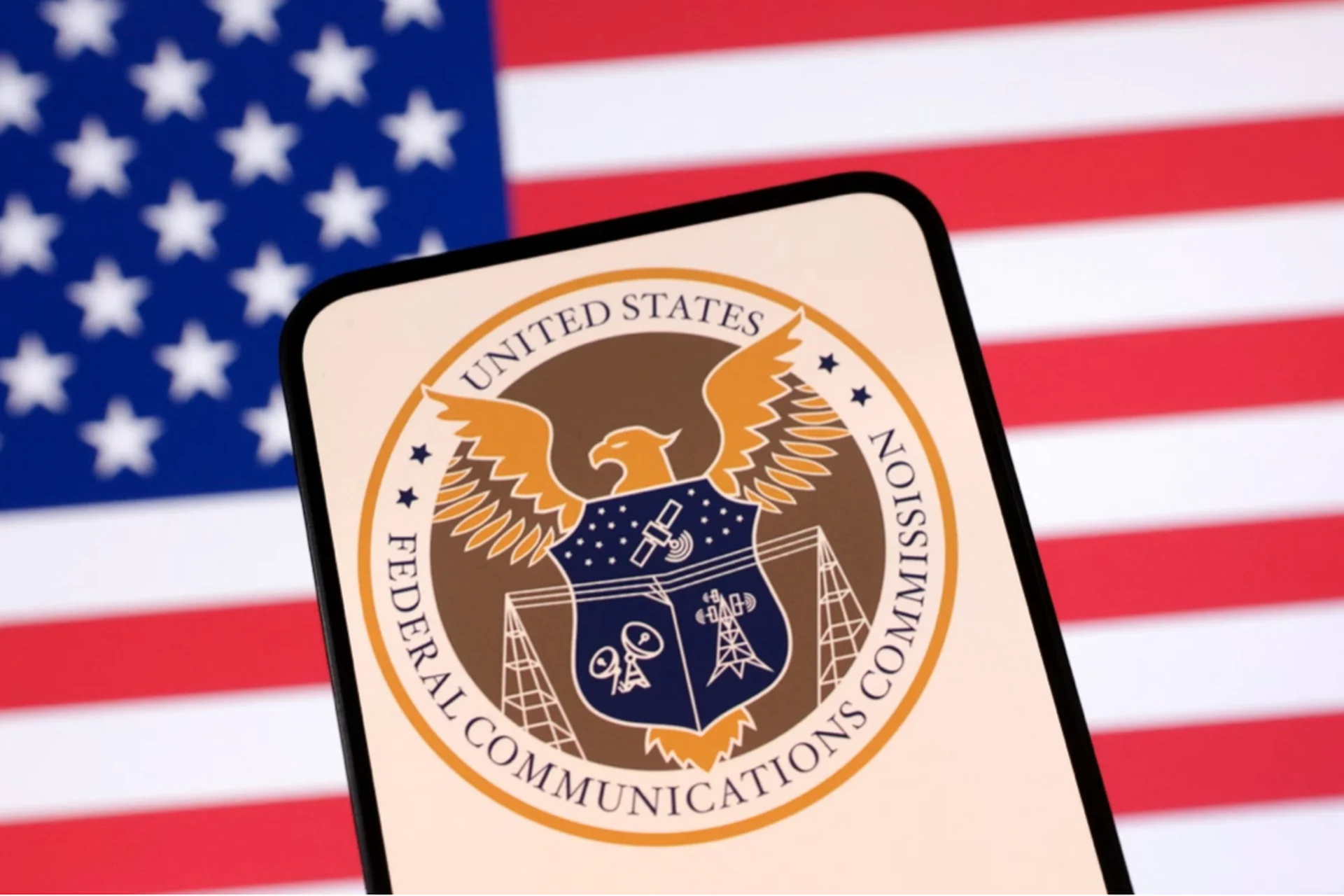 US FCC to consider ending merger ban among US broadcast networks