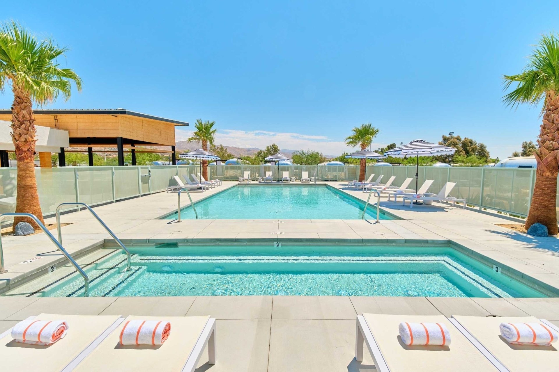 Acres Landing - Spa in Desert Hot Springs,, CA