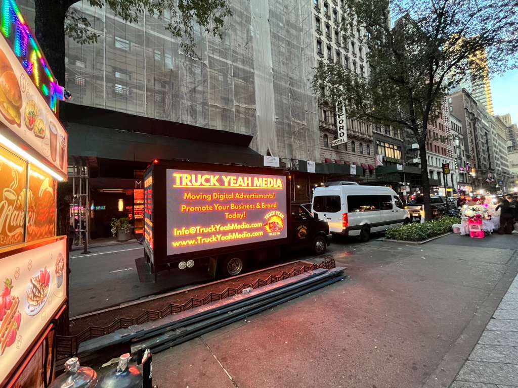 Black Friday Blitz - Holiday shopping promotion mobile advertising campaign